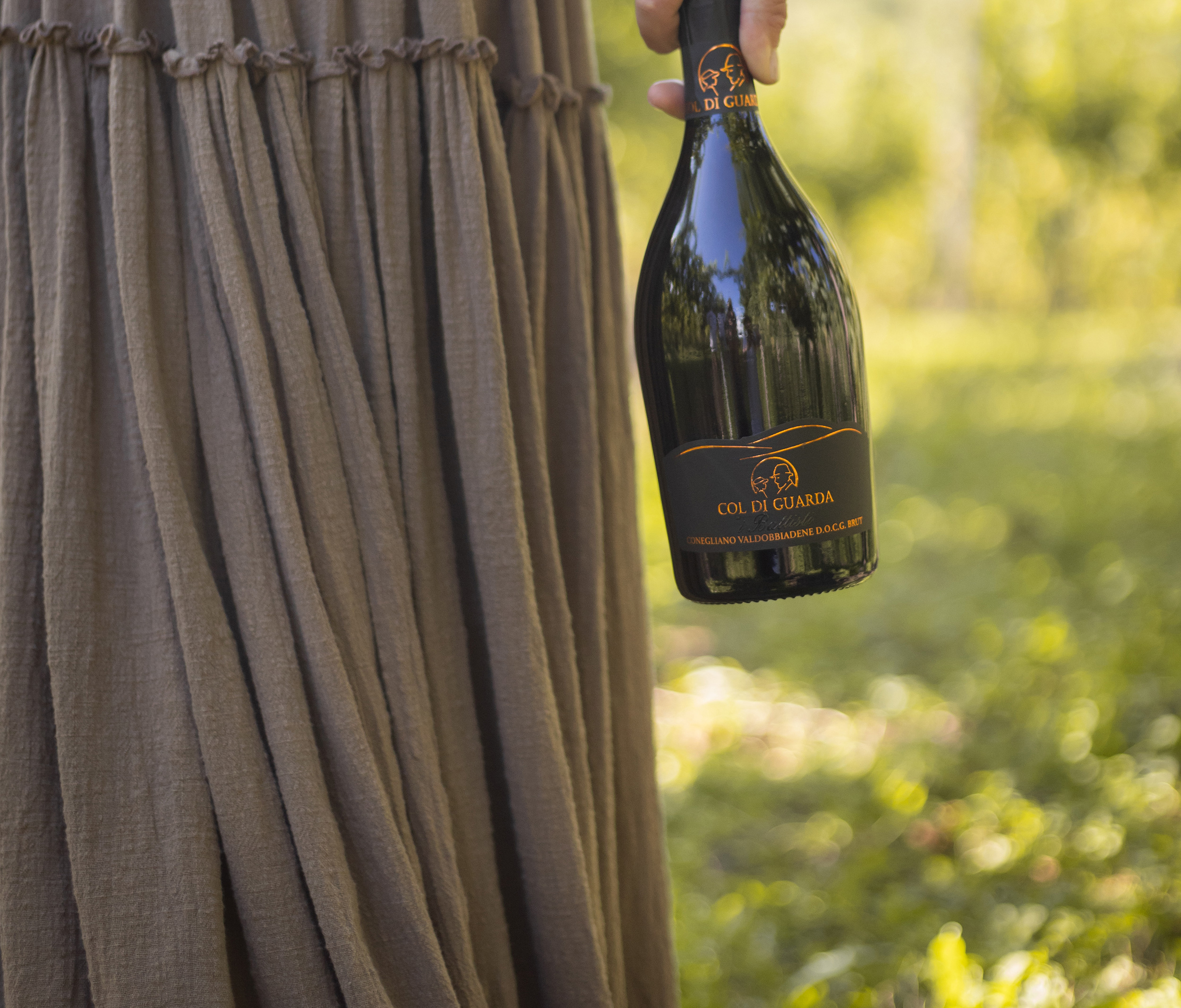 Foto ambientata del vino Conegliano Valdobbiadene Prosecco Superiore DOCG Brut della cantina Col di Guarda